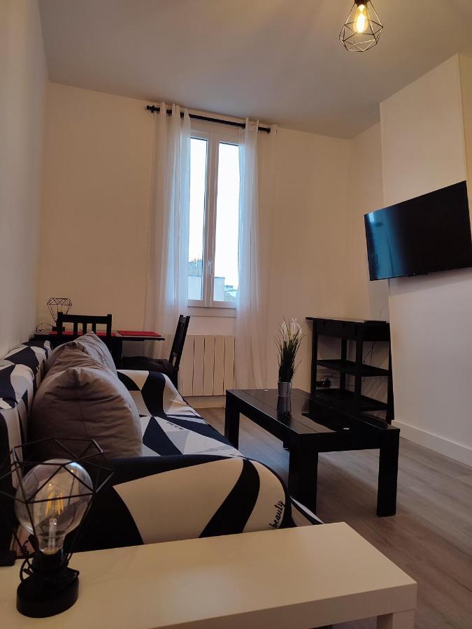 La Vie En Blanc Et Noir Maisons-Laffitte Appartement Buitenkant foto