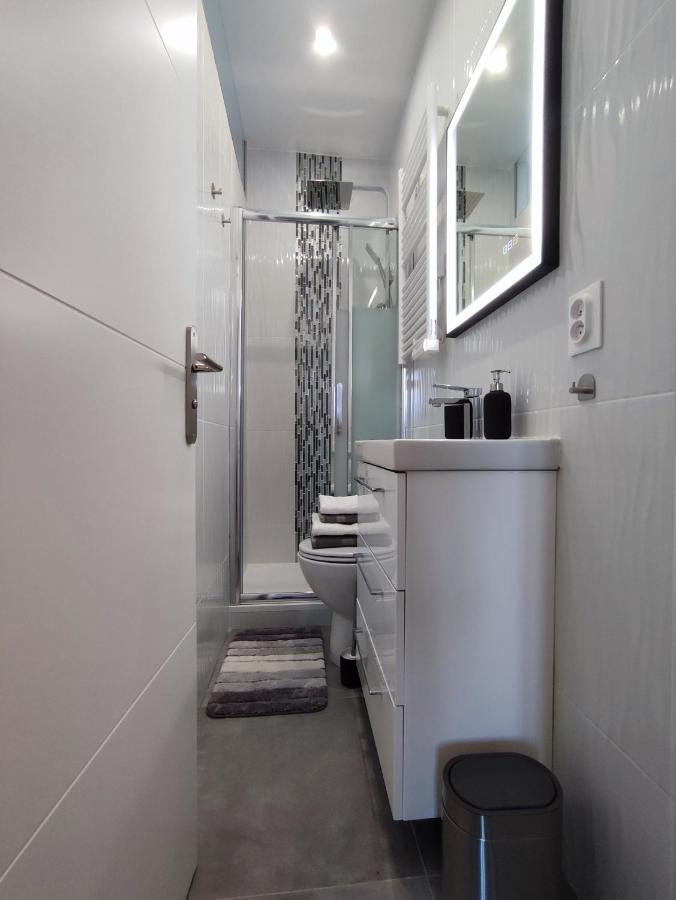 La Vie En Blanc Et Noir Maisons-Laffitte Appartement Buitenkant foto